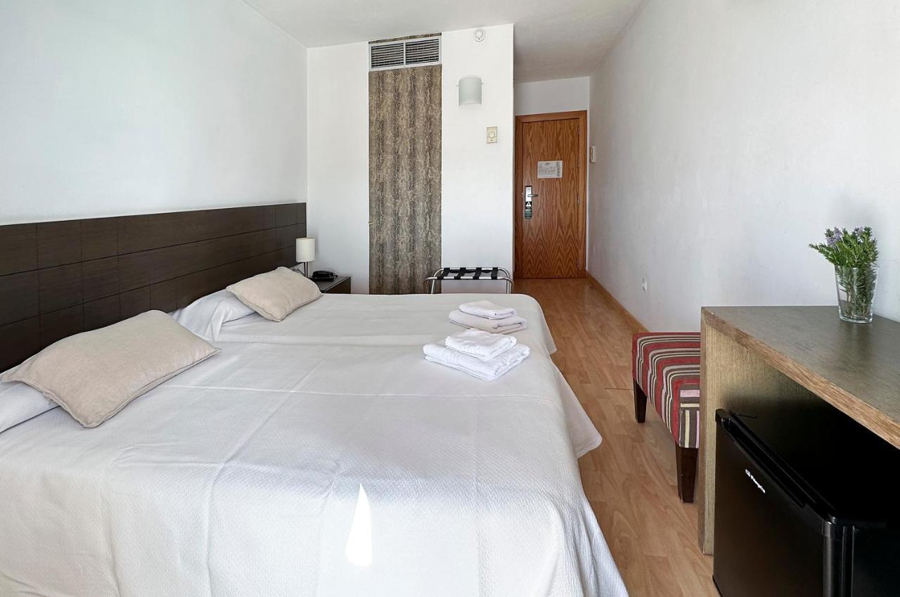 Camera Doppia con Letti Singoli con Bagno