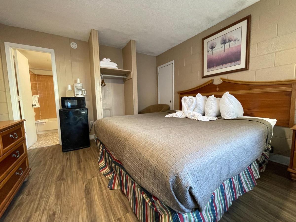 Non-Oceanfront King Room