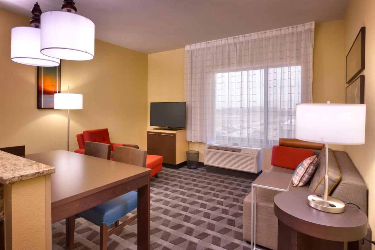 Two-Bedroom King Suite