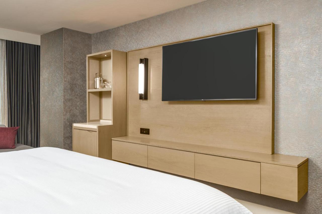 Guest Room, 1 King