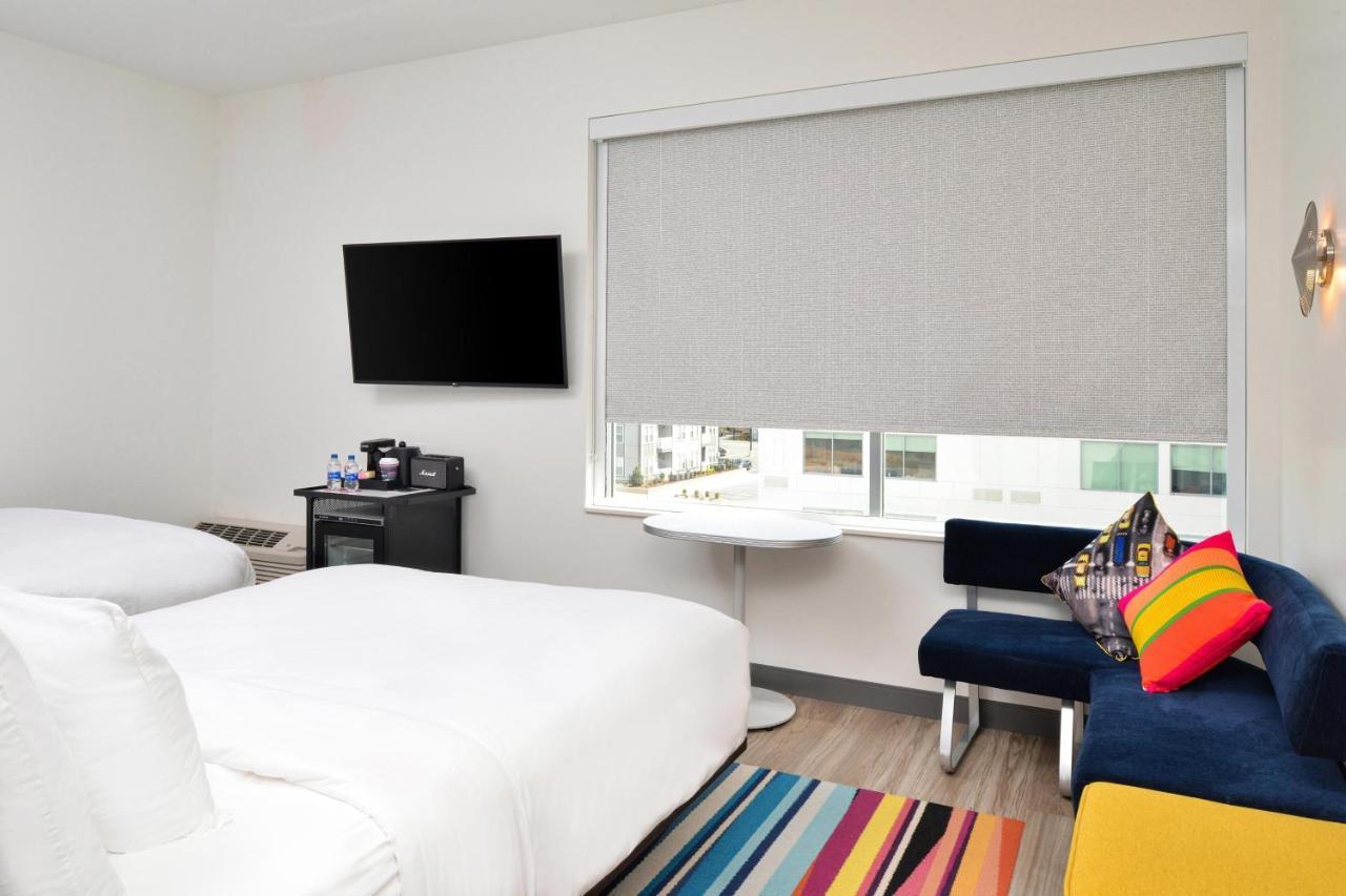 Aloft, Guest room, 2 Queen