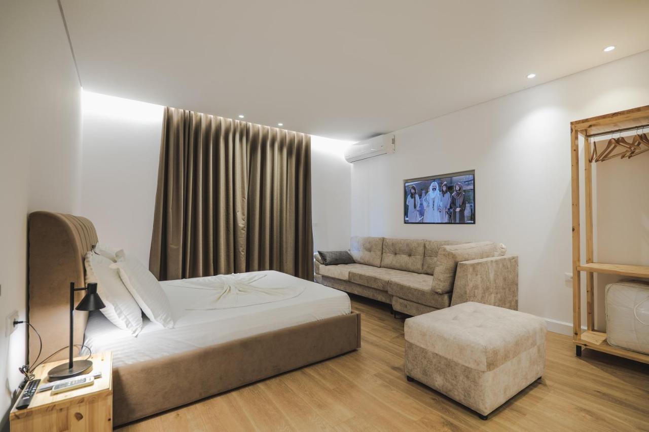 Monolocale Triplo Superior con Balcone e Vista Mare