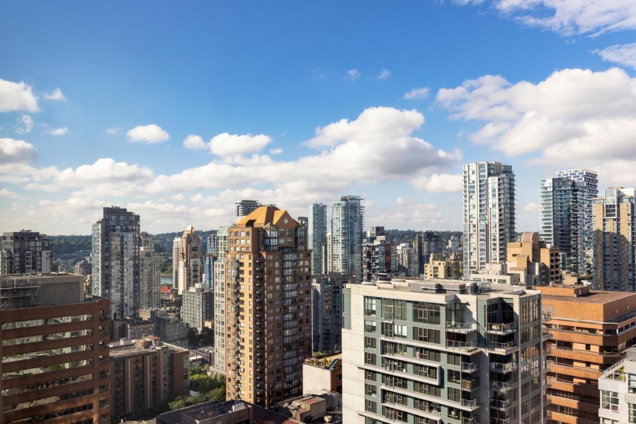 One-Bedroom King Suite - High Floor/Club Lounge Access