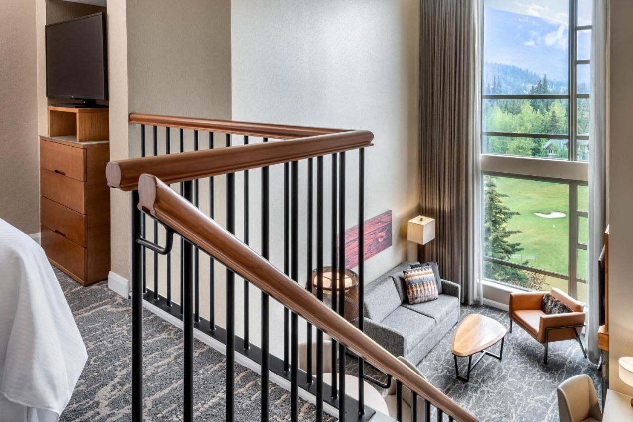 Bi-level Loft, In Loft: 1 Queen, Sofa bed, West Tower