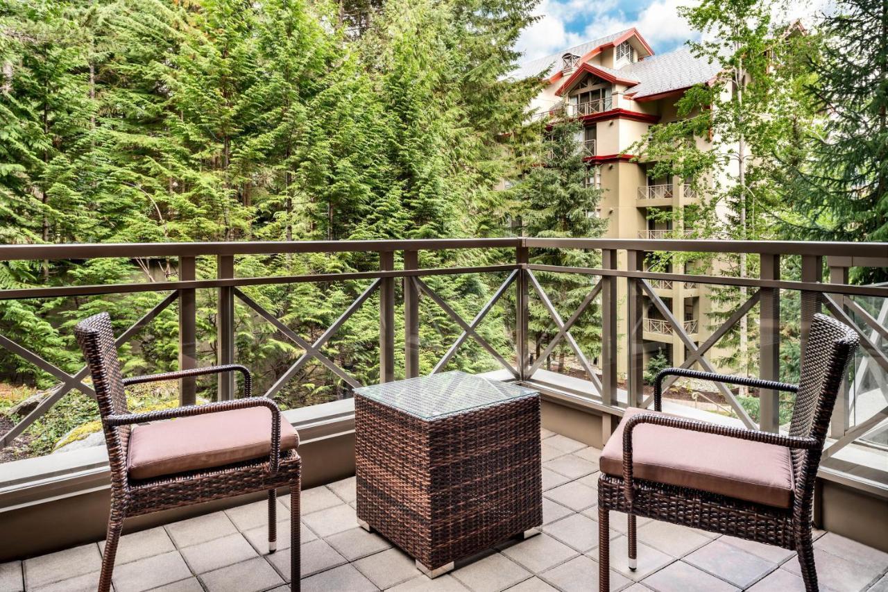 1 Bedroom Suite, 1 Queen, Sofa bed, Fireplace