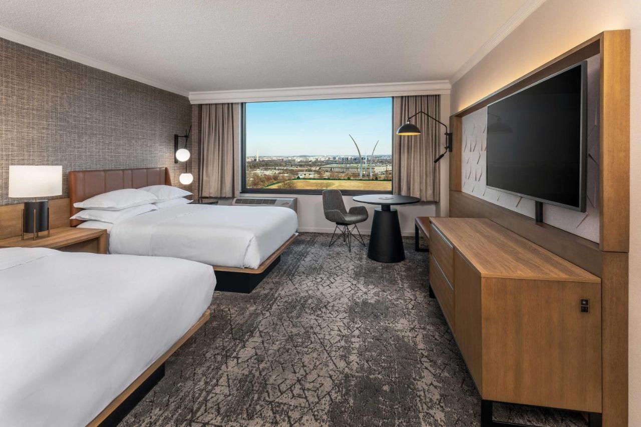Guest room, 2 Double, Washington DC view, City view, Main