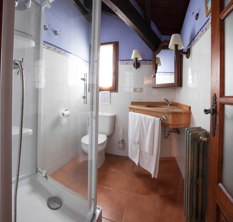 Quarto Duplo com Casa de Banho Privativa