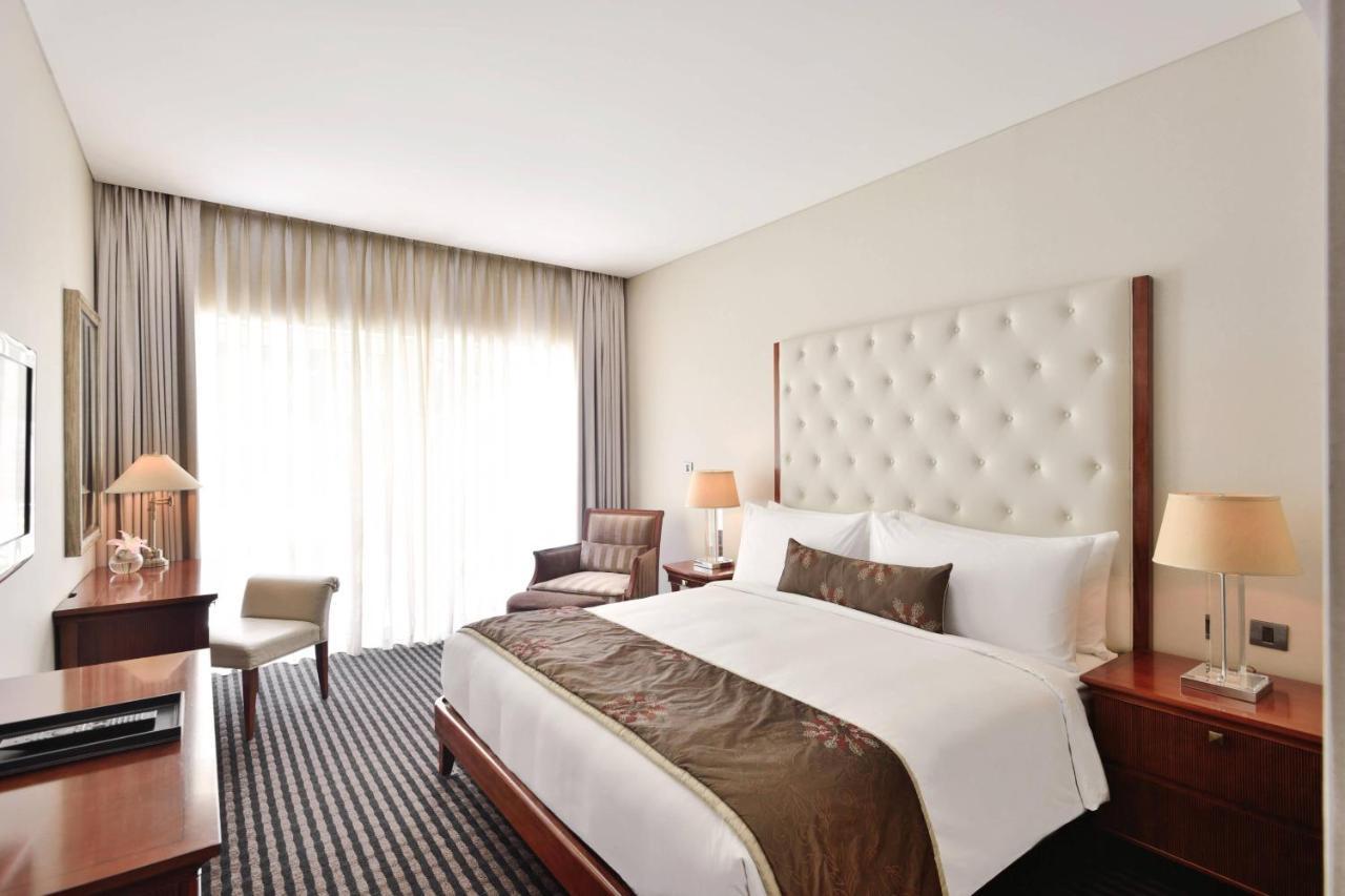 2 Bedroom Residential Suite, Living Room, Balcony, Kitchenette