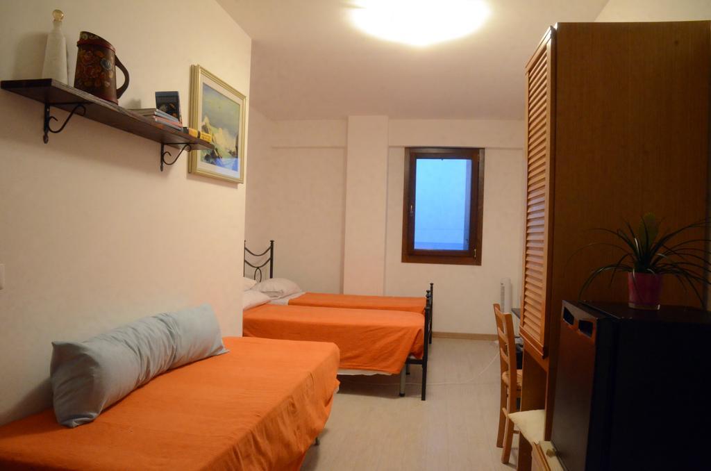 Zweibettzimmer mit eigenem Bad