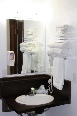 Queen Room,1411257203:JPEG