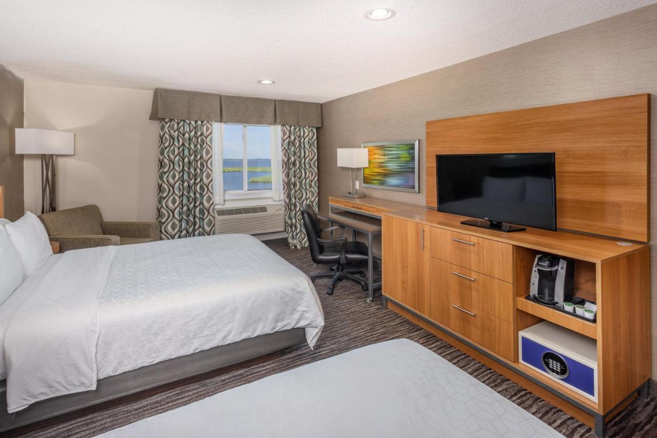Queen Room with 2 Queen Beds with River View