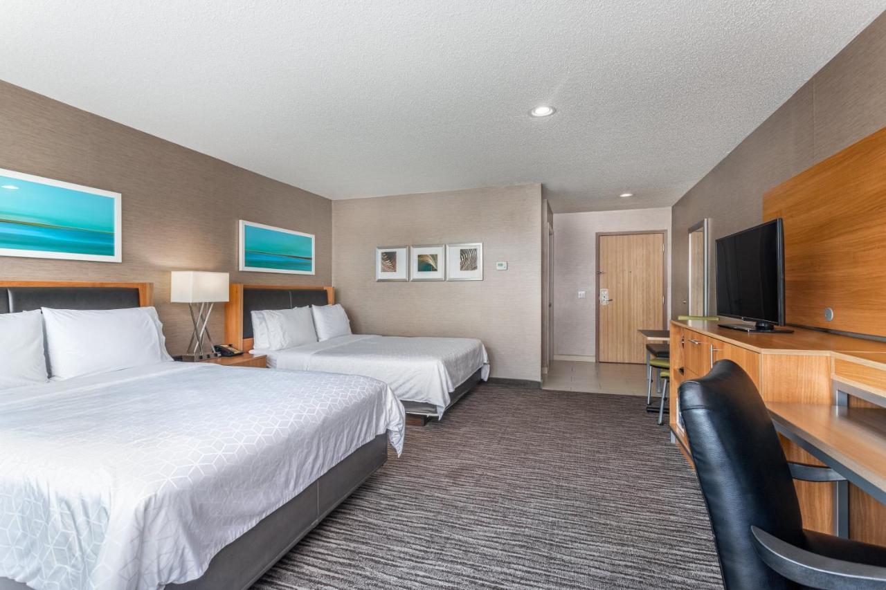 One-Bedroom Suite with Two Queen Beds