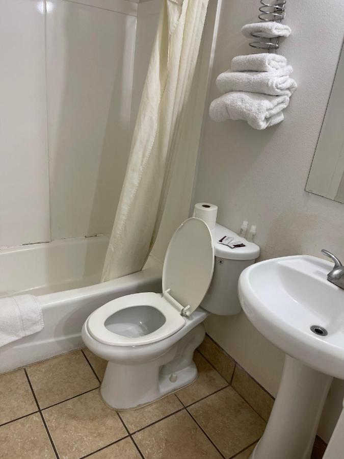 Standard King Room - Non-Smoking