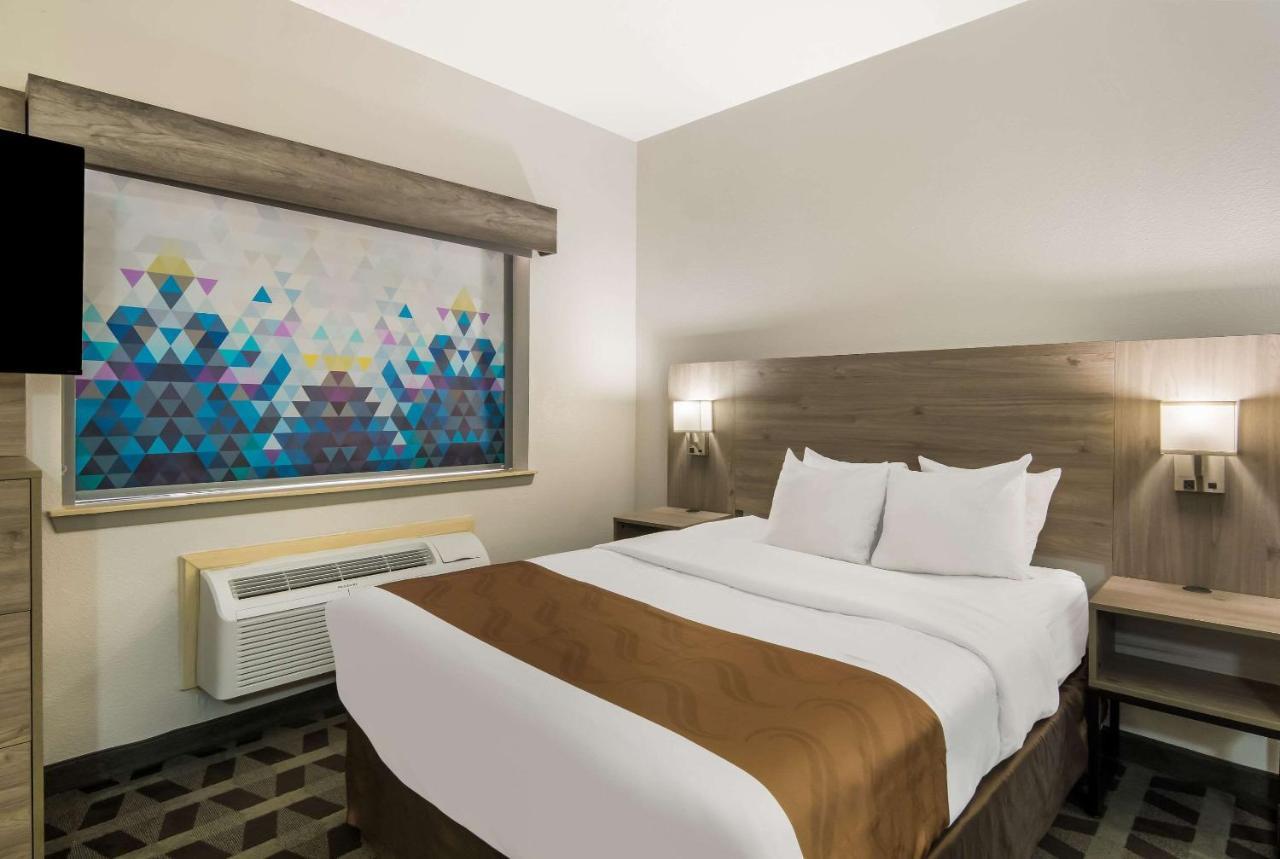 Queen Suite with Two Queen Beds - Non-Smoking