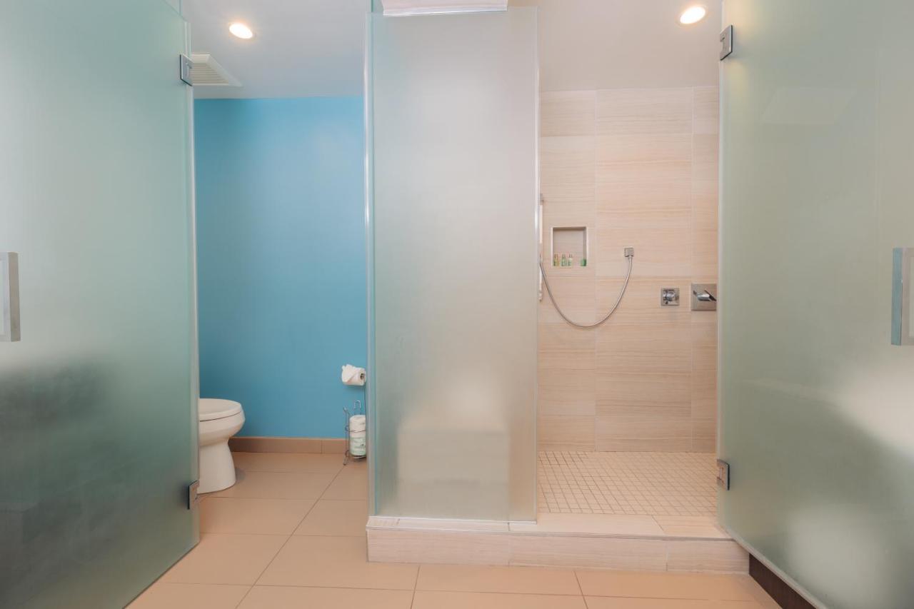 Suite, 1 King Bed, Soaking Tub, Non-Smoking