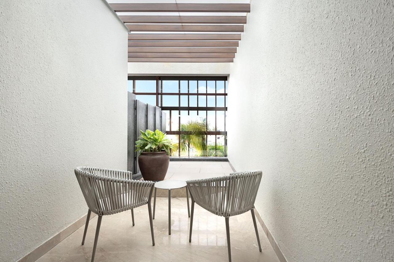 Executive Suite - Complimentary HiTea by the Beach