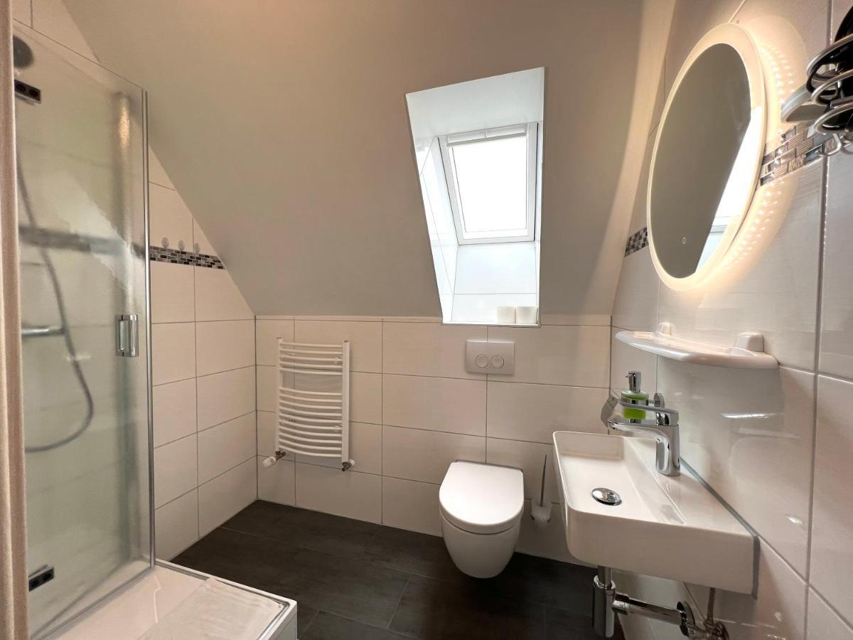 Double Room,1414223840:JPEG