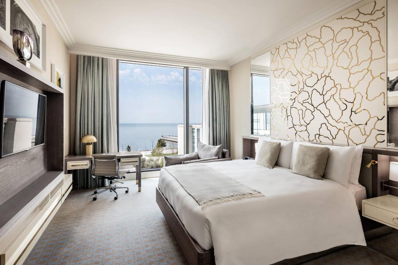 Deluxe Zimmer mit Kingsize-Bett mit Meerblick