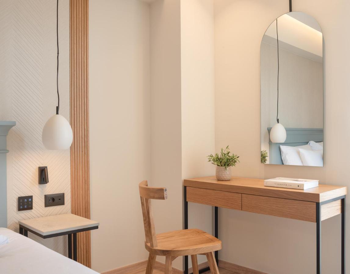 Single Room  (Adjoining Building)