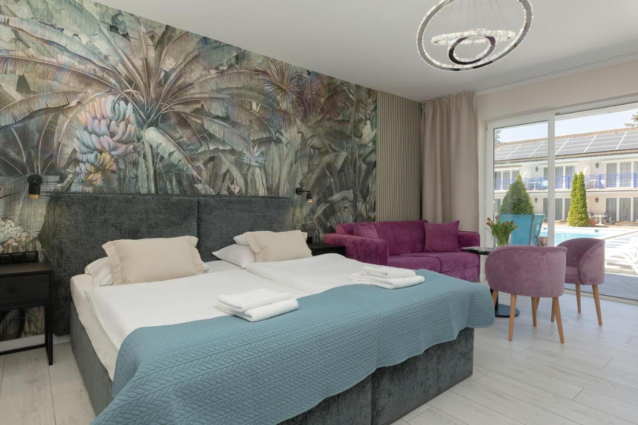 Apartment mit Poolblick