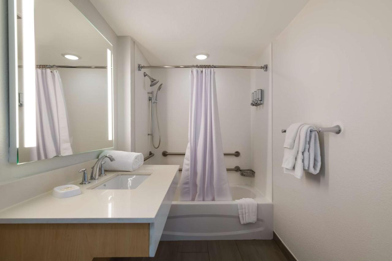 Suíte de 2 Quartos com Cama King-size e Cama Queen-size - Acessível para Hóspedes com Mobilidade Reduzida/Deficiência Auditiva
