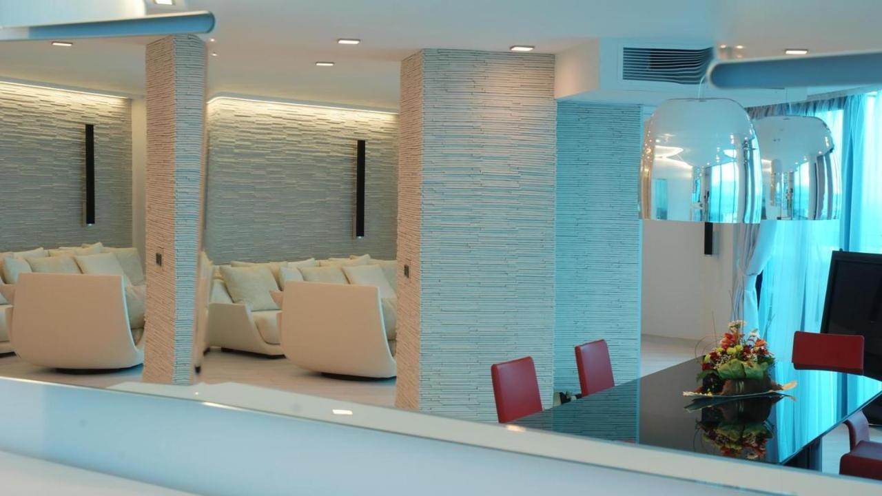 White house Apartment