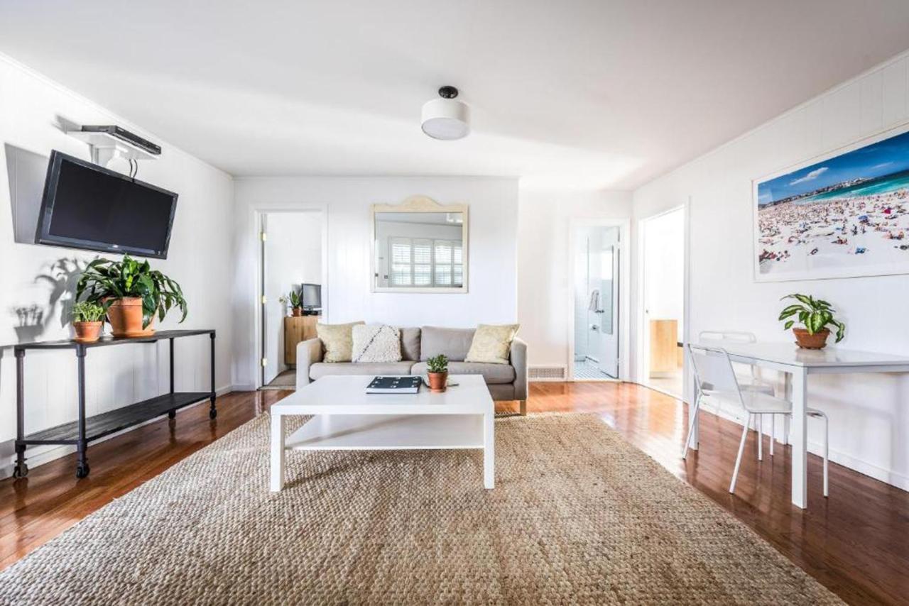 Two-Bedroom Apartment with Three Full Beds