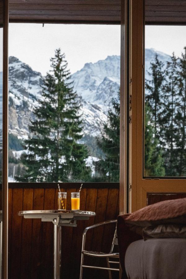 Superior Zimmer mit einem Balkon und Bergblick auf die Jungfrau