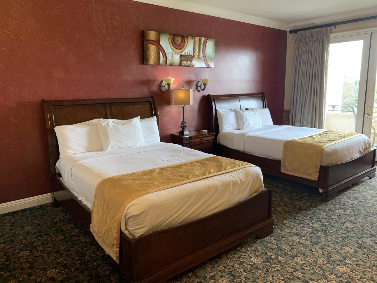 Standard Queen Room