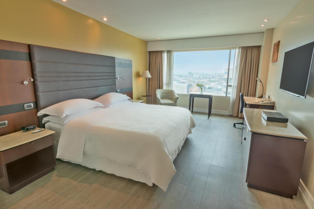 Superior King Room - Club Access