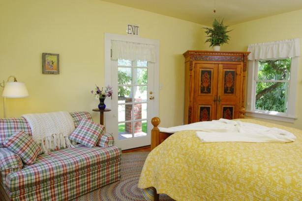 Deluxe Double Room with Extra Bed
