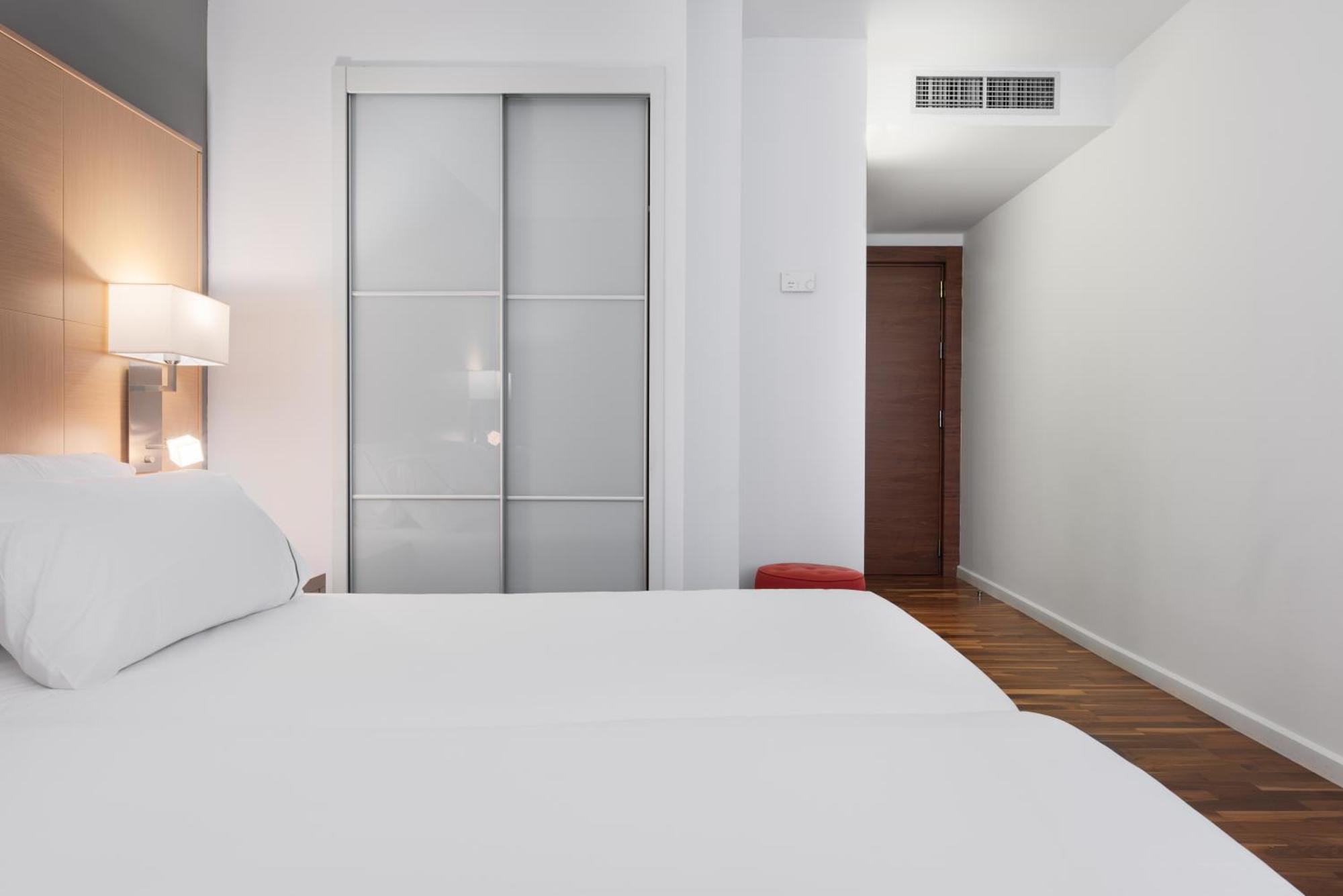 Double Room,1431796738:JPEG