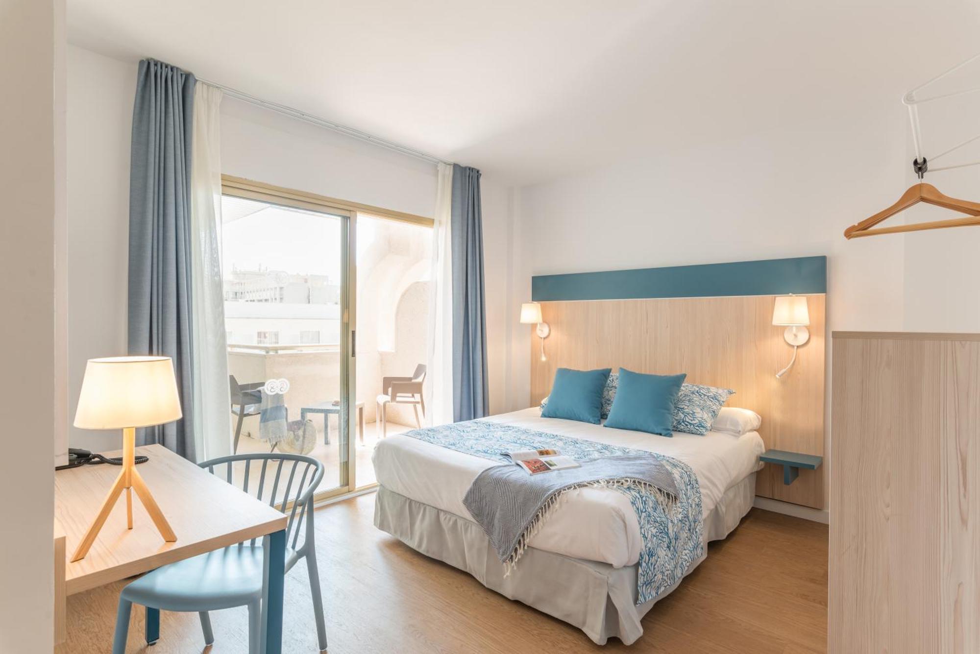 Chambre Double - Accessible aux Personnes à Mobilité Réduite