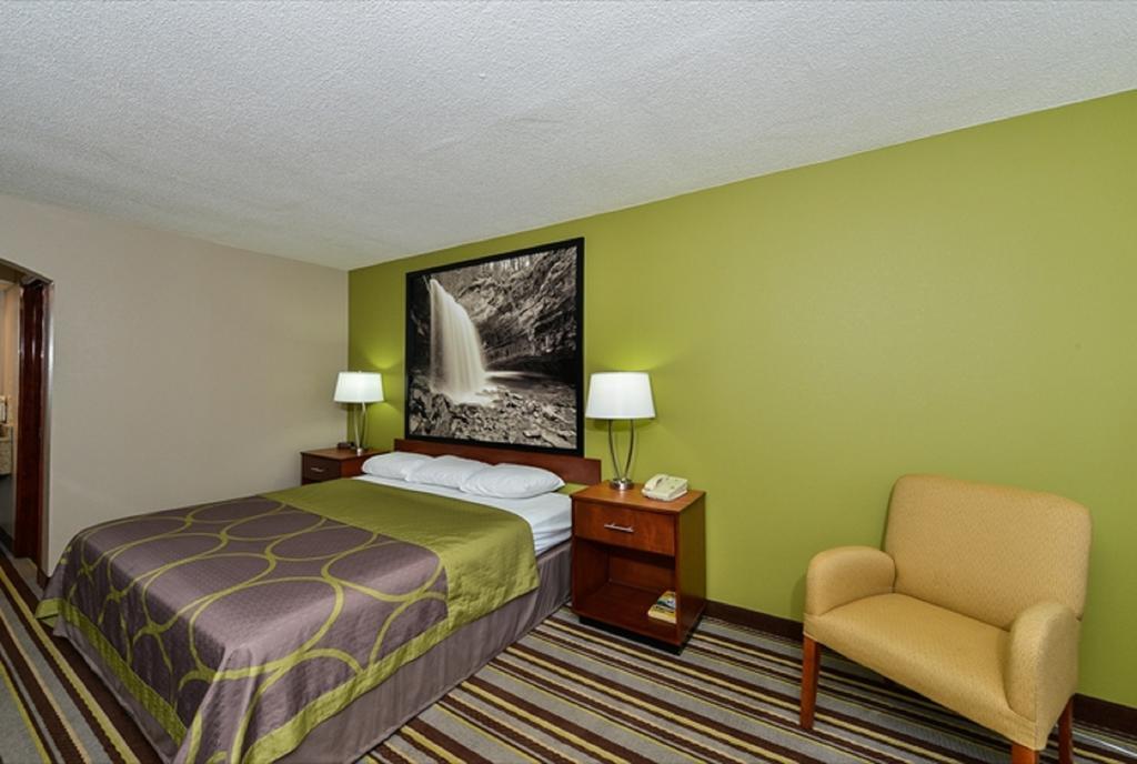 King Room - Mobility Access/Non-Smoking