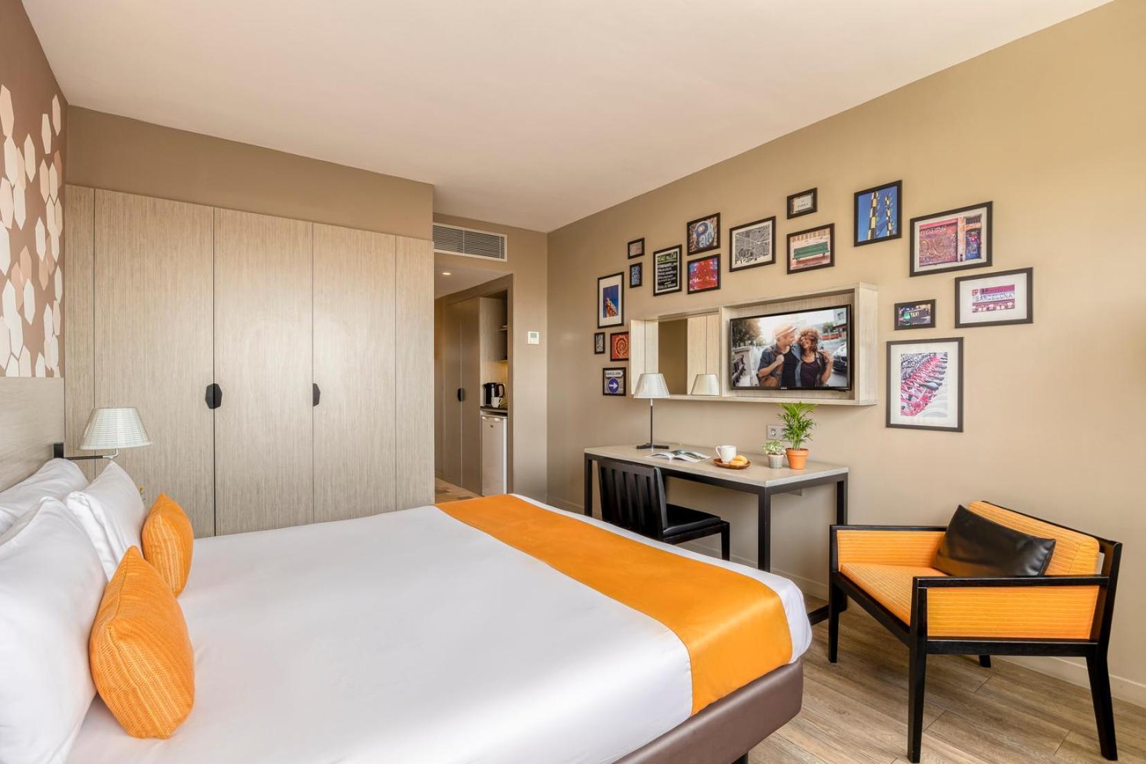 Quarto Clássico com Cama de Casal ou 2 de Solteiro
