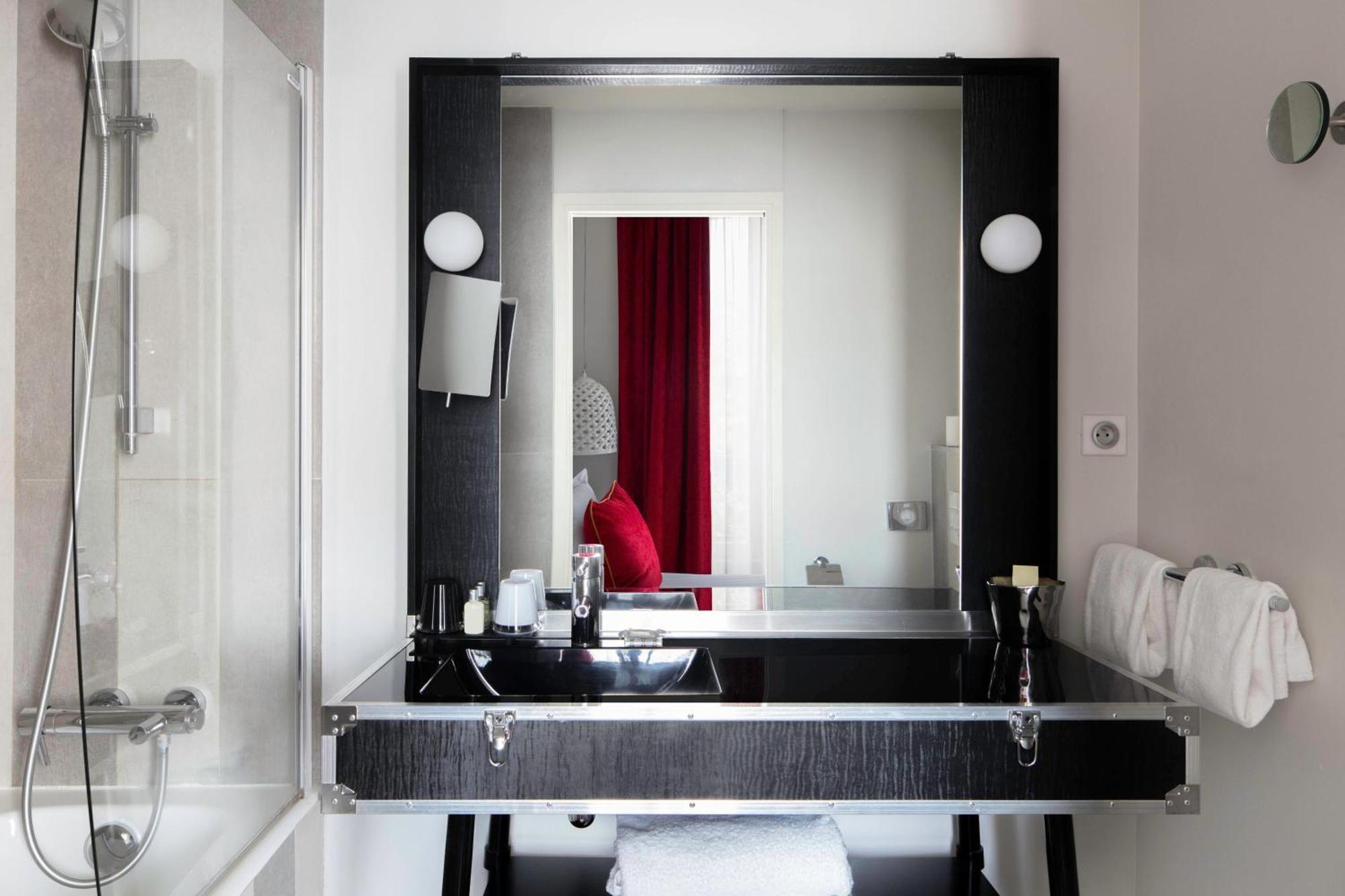 Double Room,1432511413:JPEG