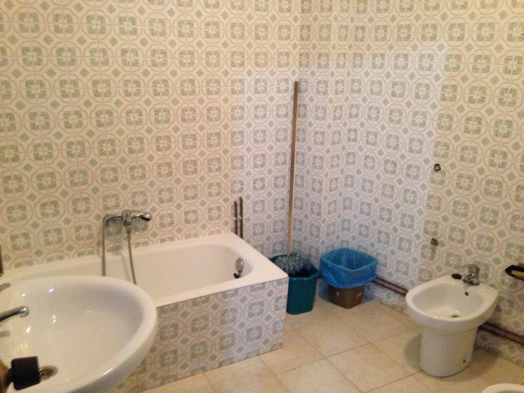Habitación Doble interior con baño compartido - 2 camas
