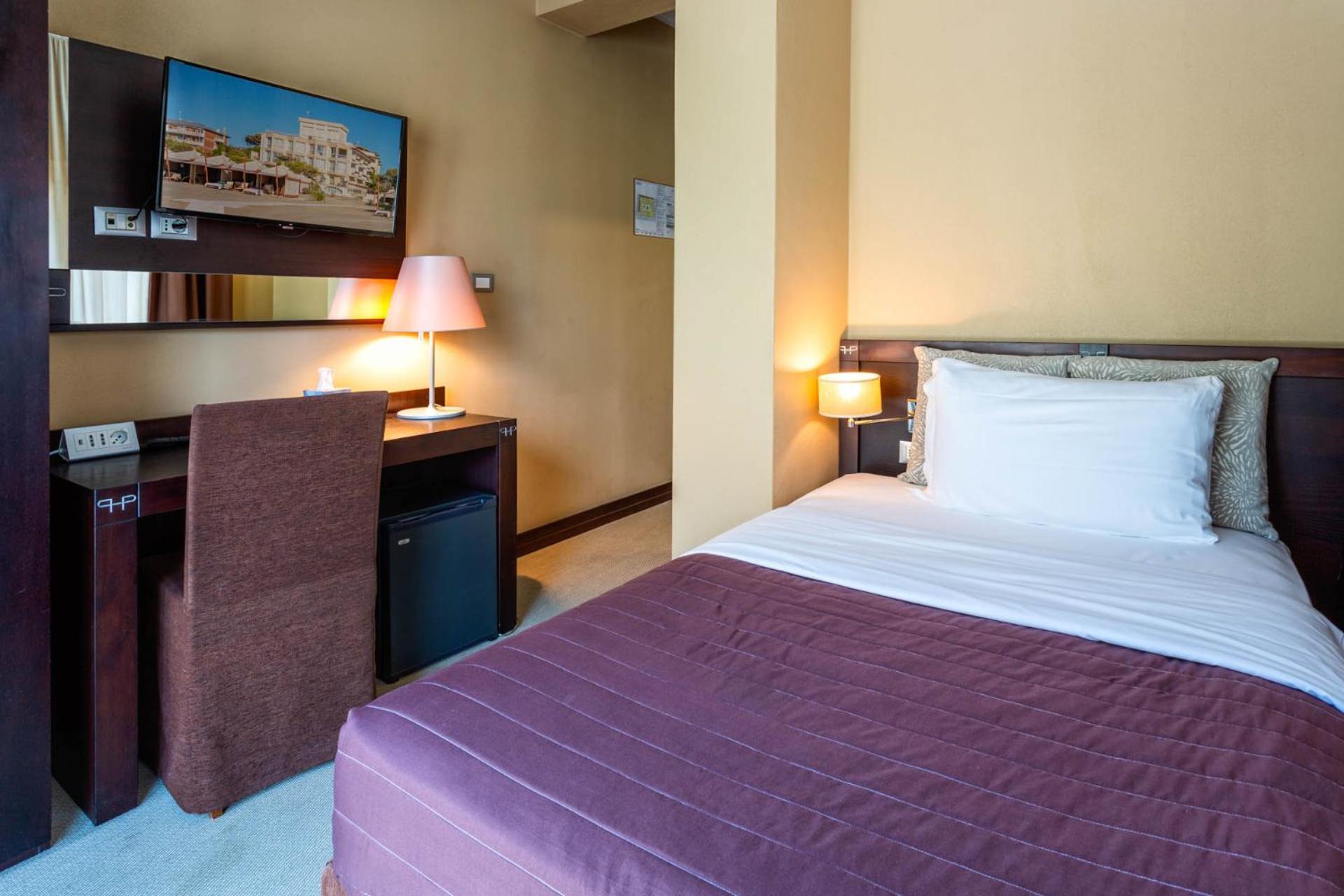 Single Room,1433401930:JPEG