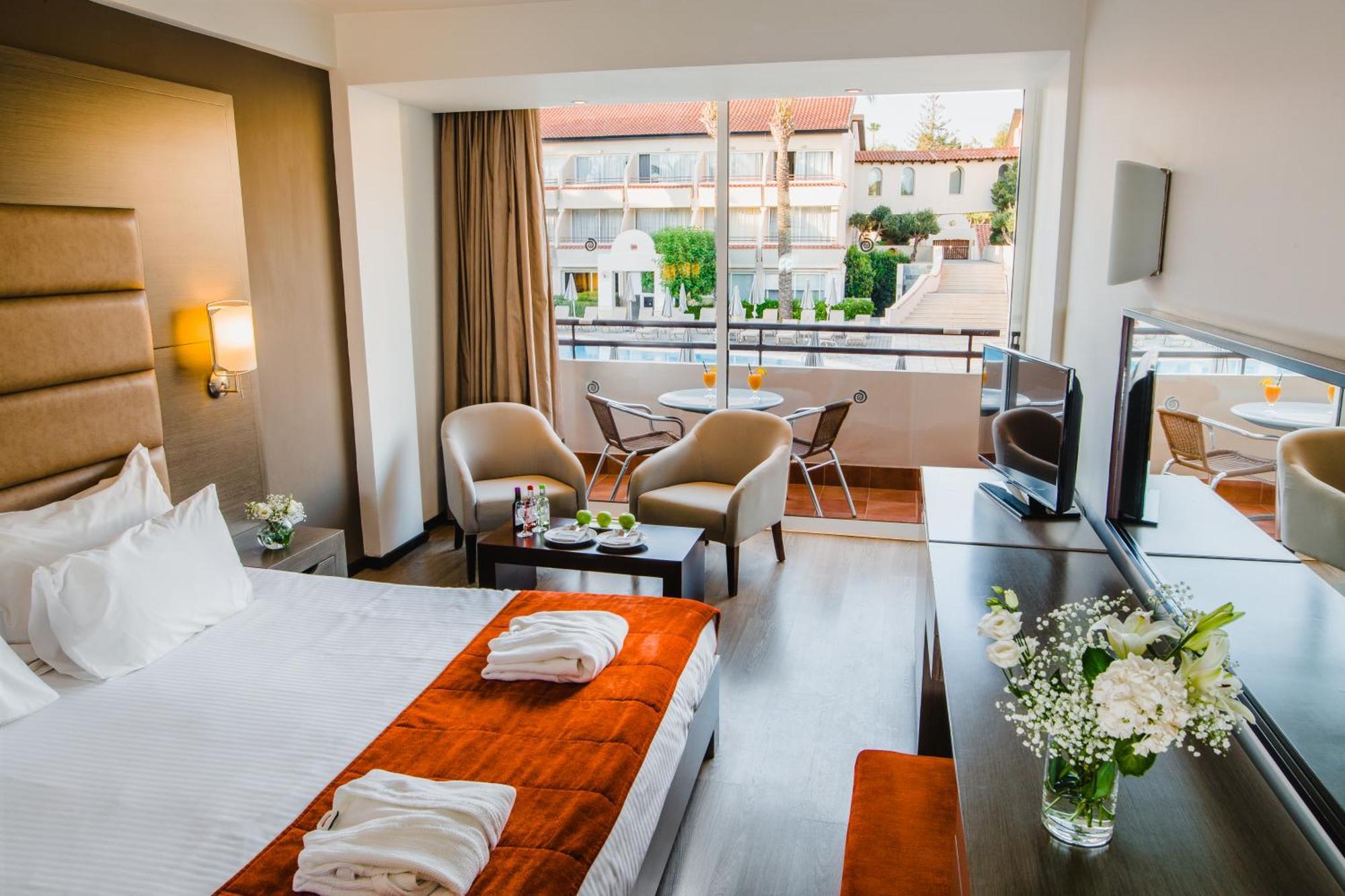 Deluxe Kamer met Uitzicht op het Zwembad
