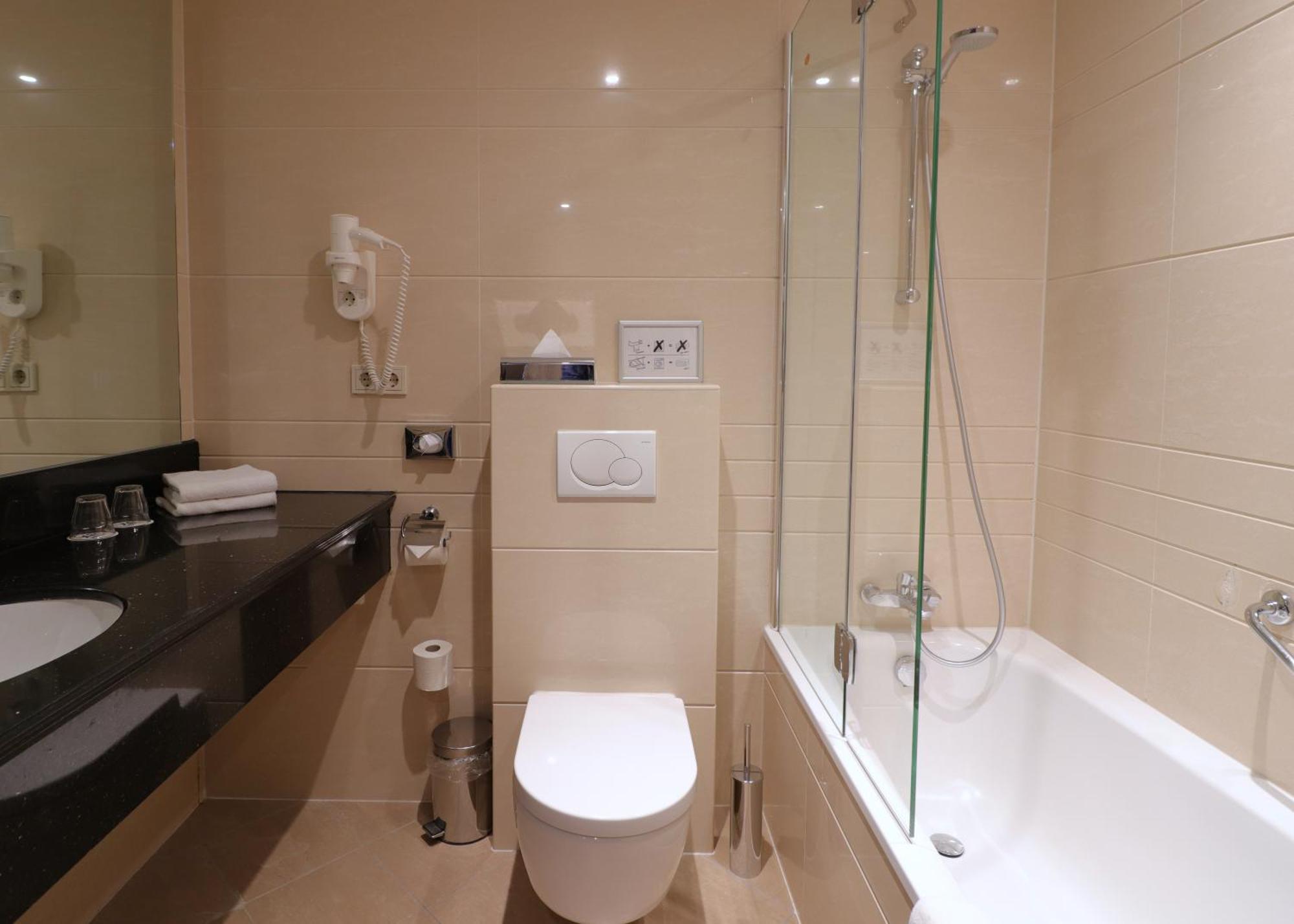 Quarto Twin Standard