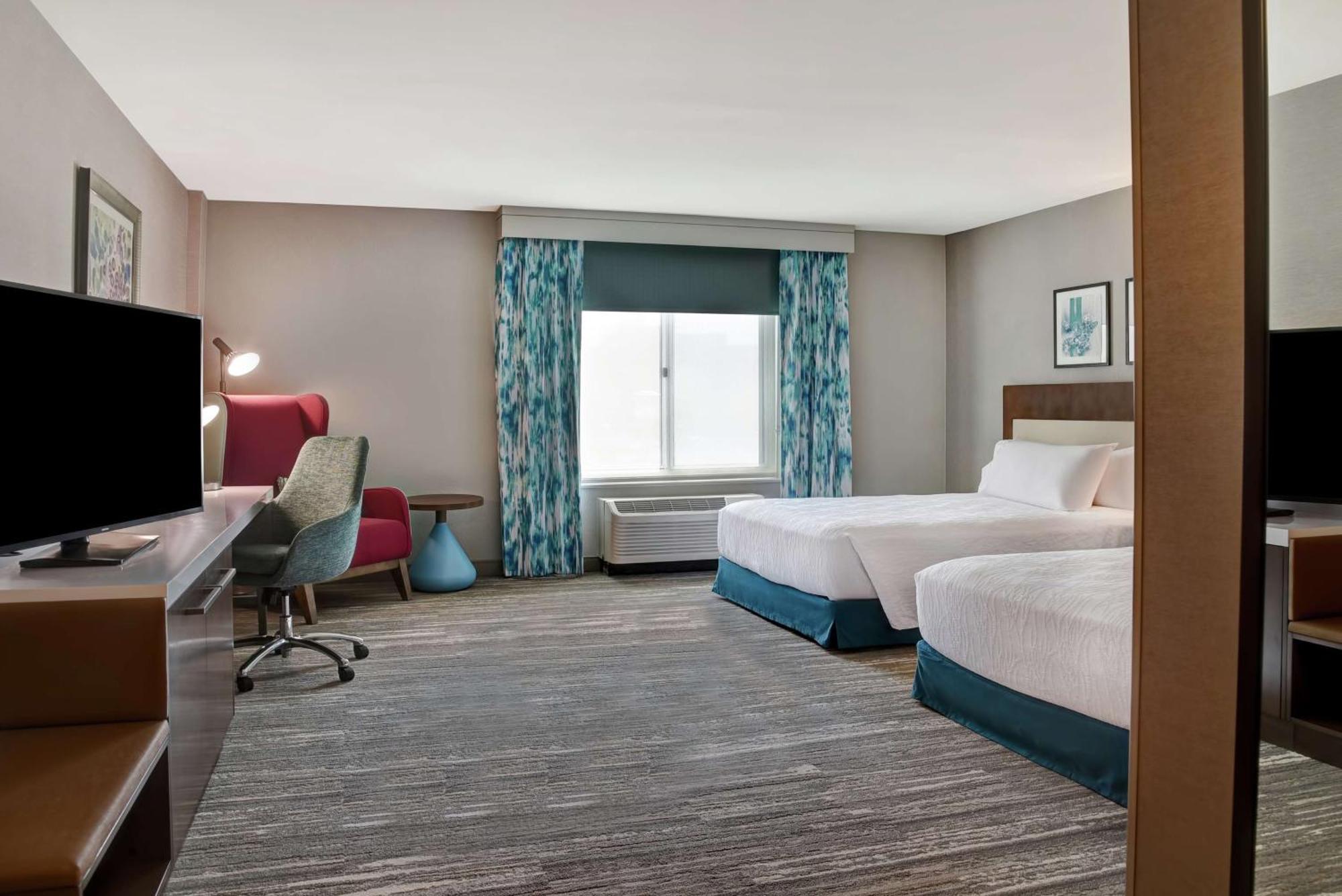Queen Room with Two Queen Beds and Bath Tub - Mobility/Hearing Accessible