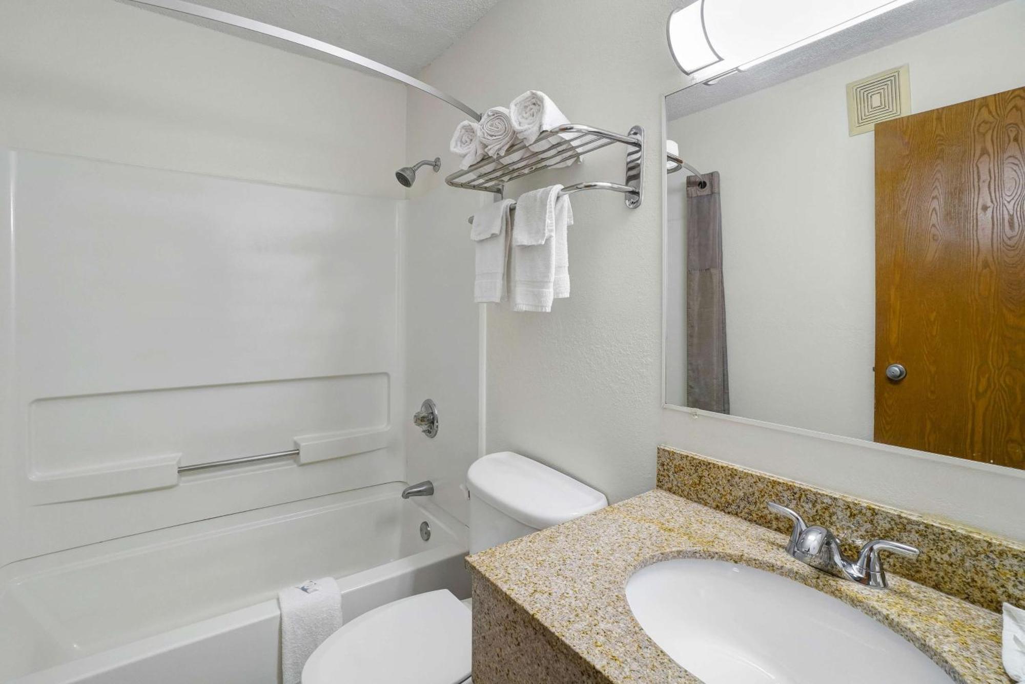 Deluxe Quadruple Room - Smoking