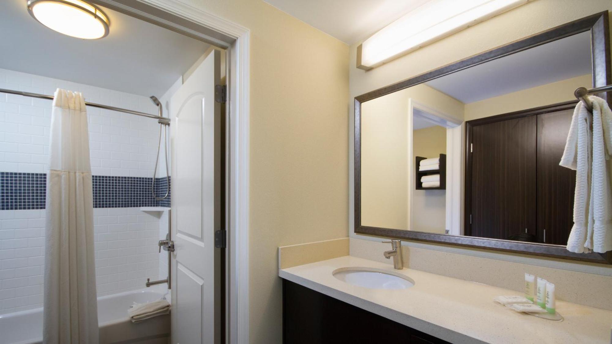 Two-Bedroom Suite - Non-Smoking