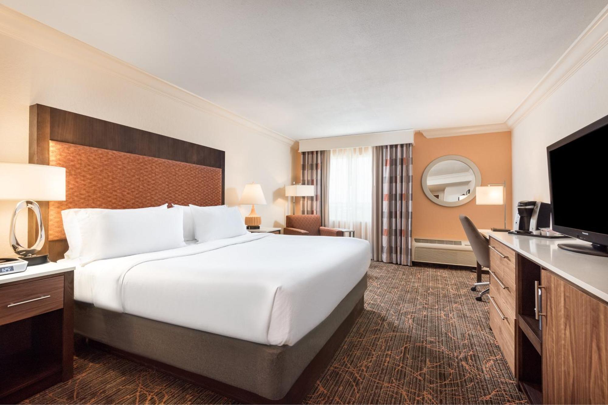 Standard King Room with Mobility Accessible Roll-In Shower