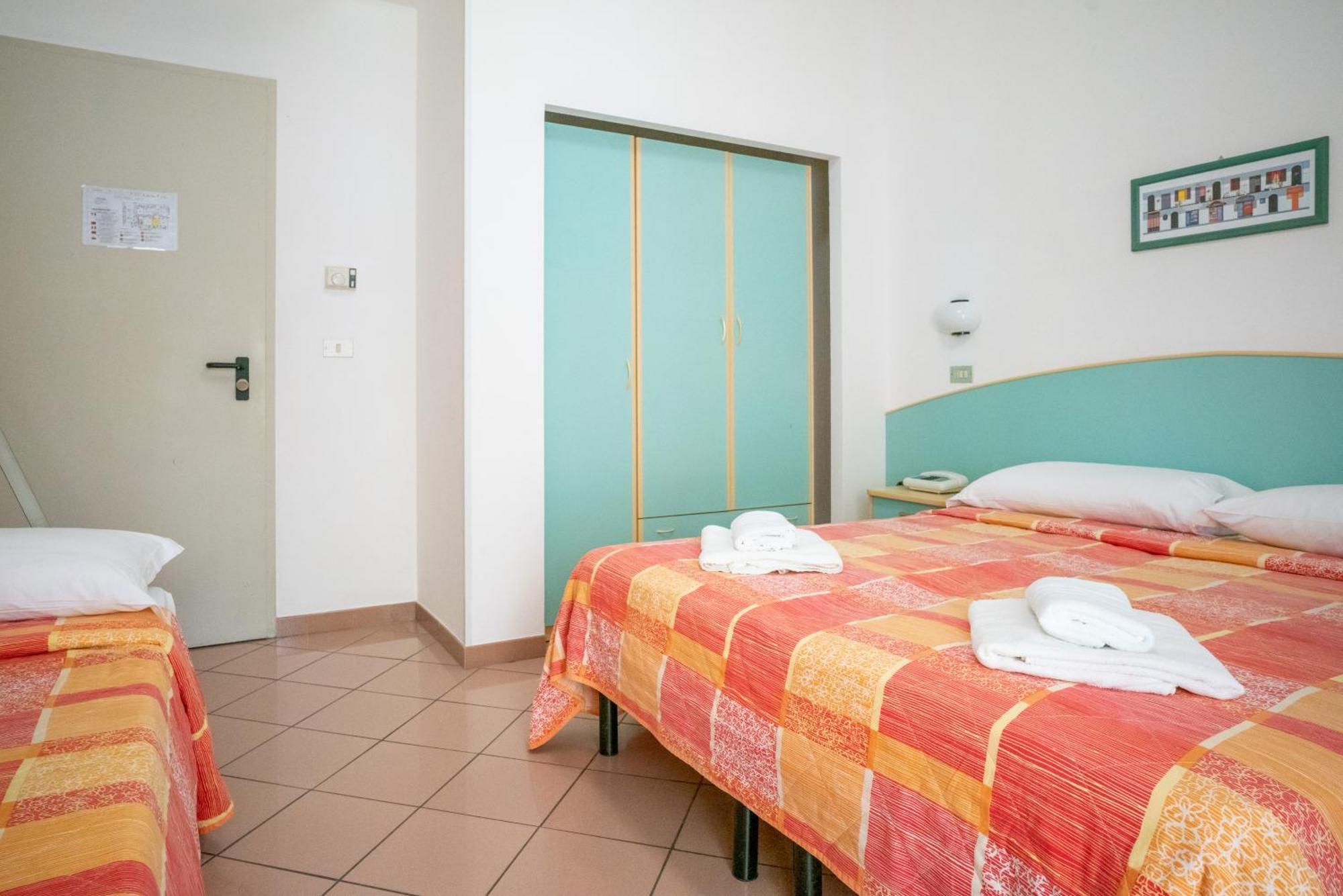 Triple Room,1247071708:JPEG