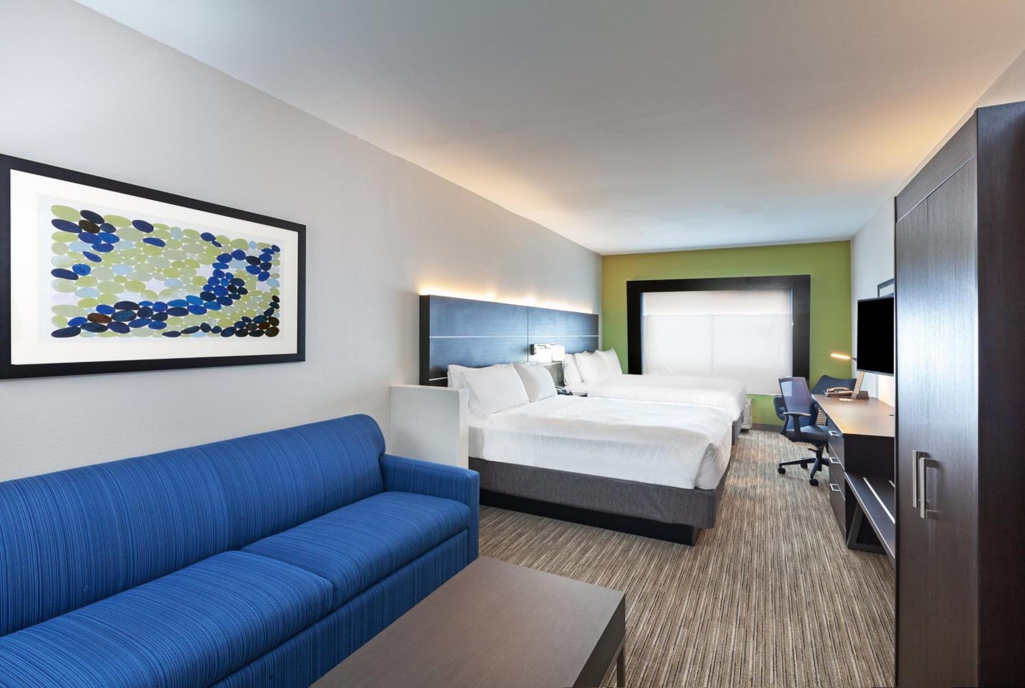 Queen Suite with Two Queen Beds and Sofa Bed