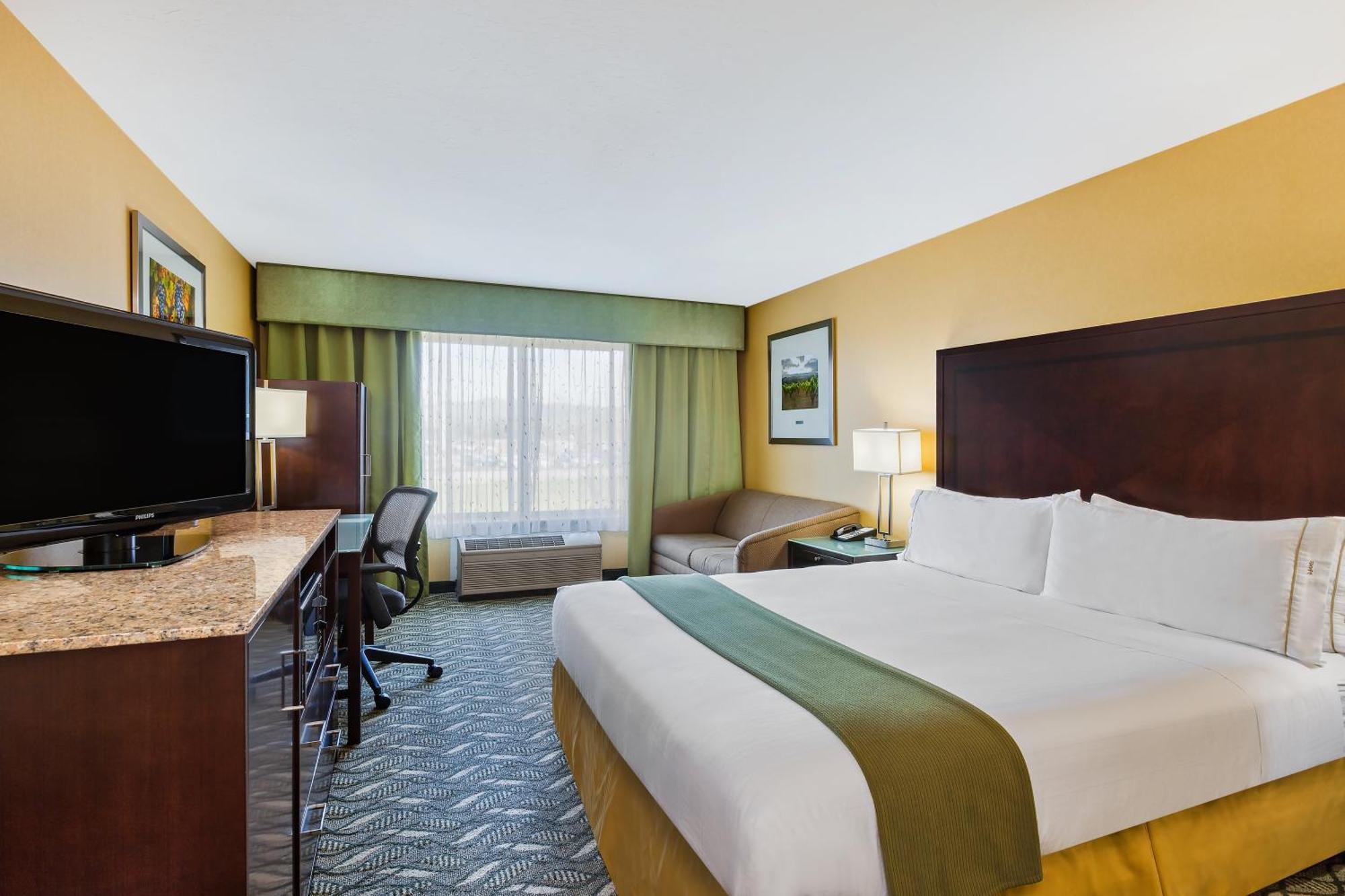 Standard King Room