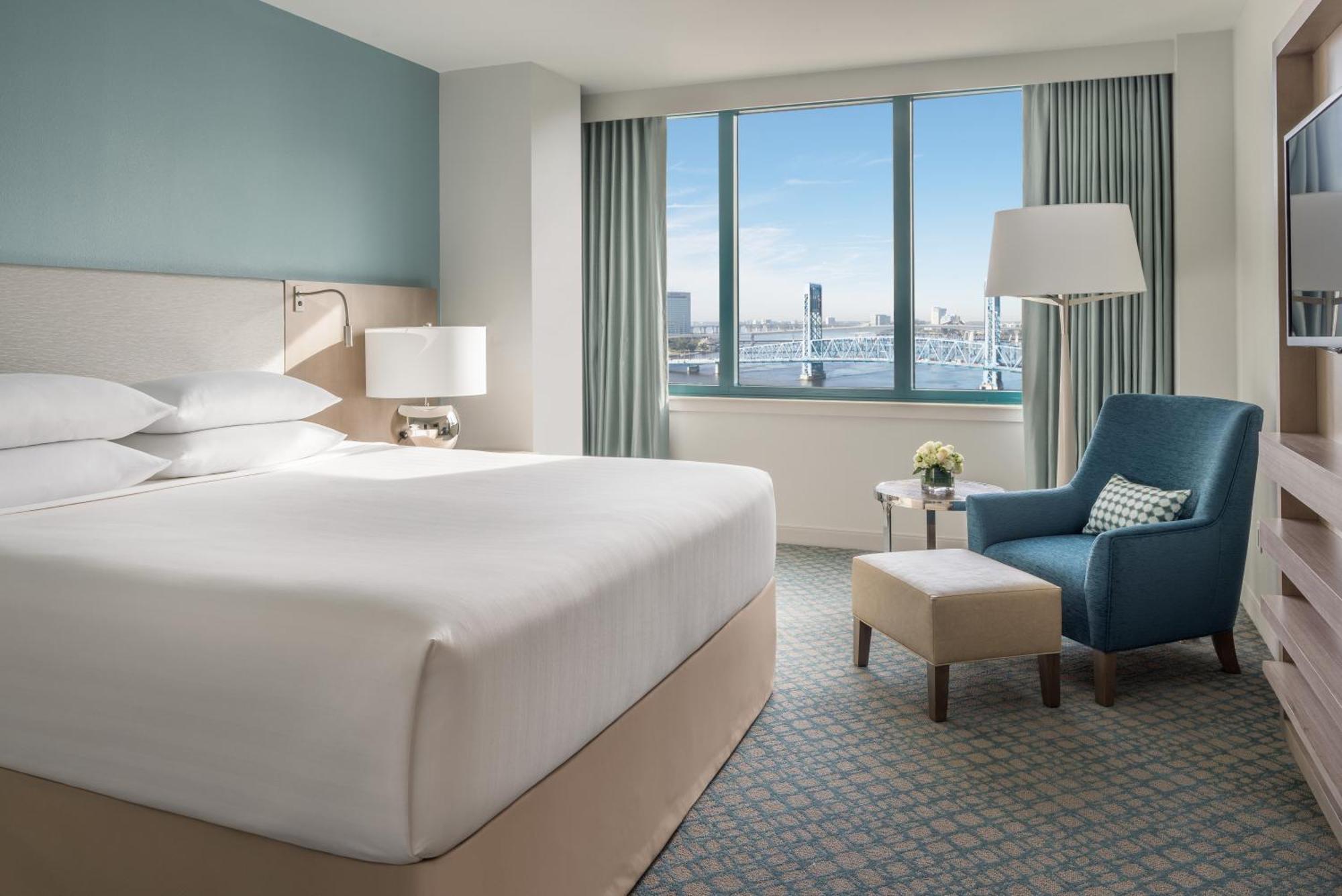 King Room with Accessible Tub - Disability Access