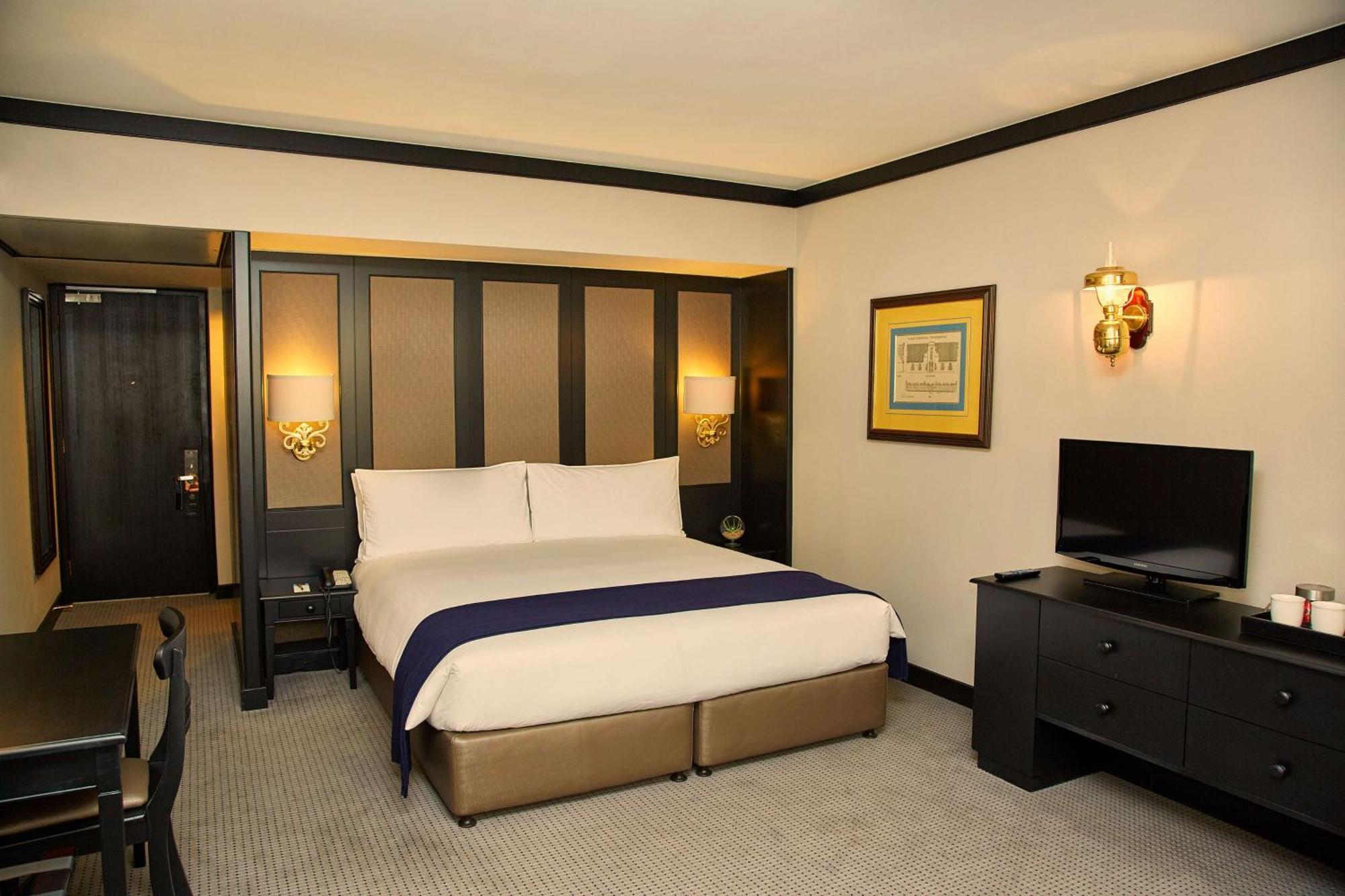 Standard King Room - Non-Smoking