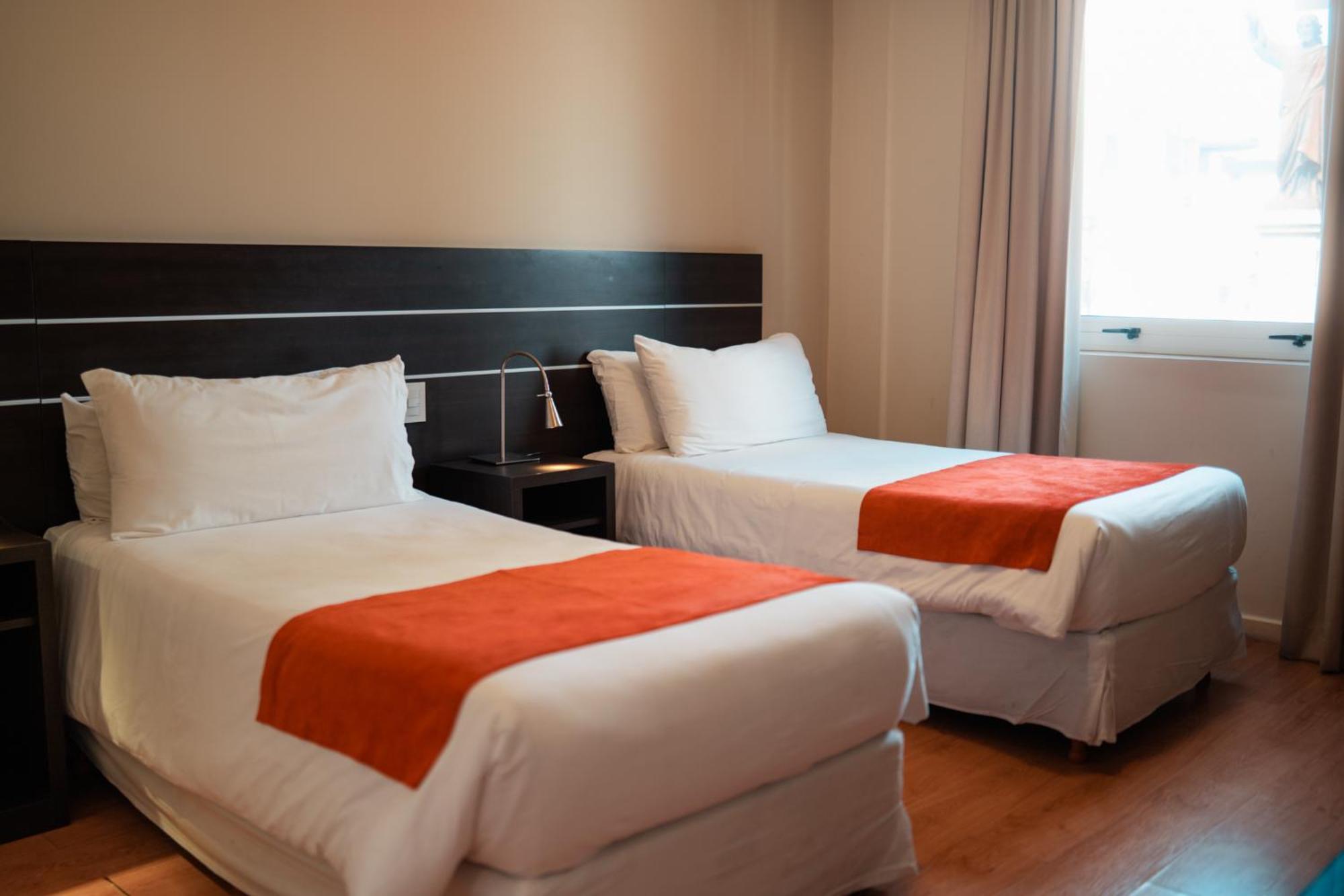 Tweepersoonskamer met 2 Aparte Bedden